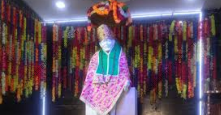mere ghar ke aage sai nath